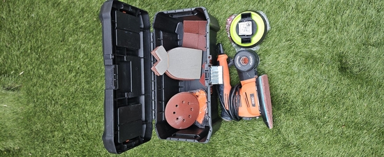 Ponceuse vibrante Black & Decker - 20€ par jour - Herblay 95