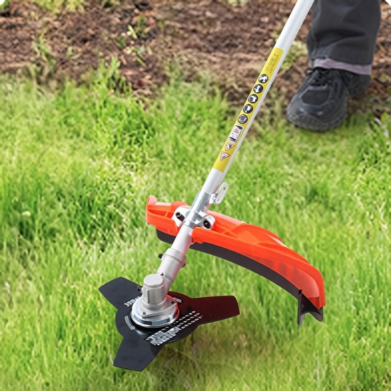 Débroussailleuse à lame