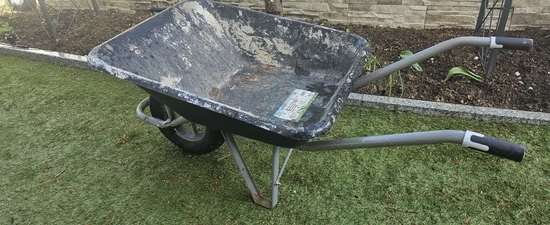 Brouette de jardin / chantier – Terre, gravats, déchets verts – Herblay 95